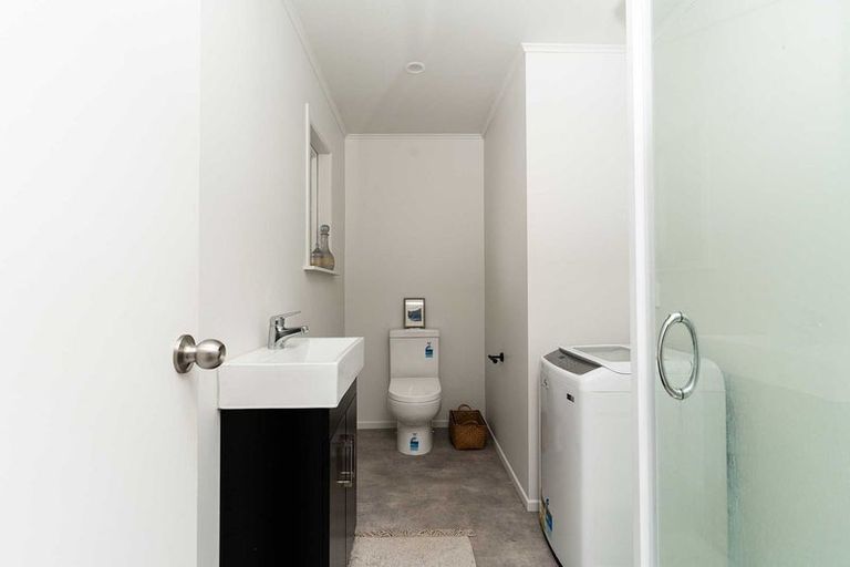 Photo of property in 99 Broadway, Carterton, 5713