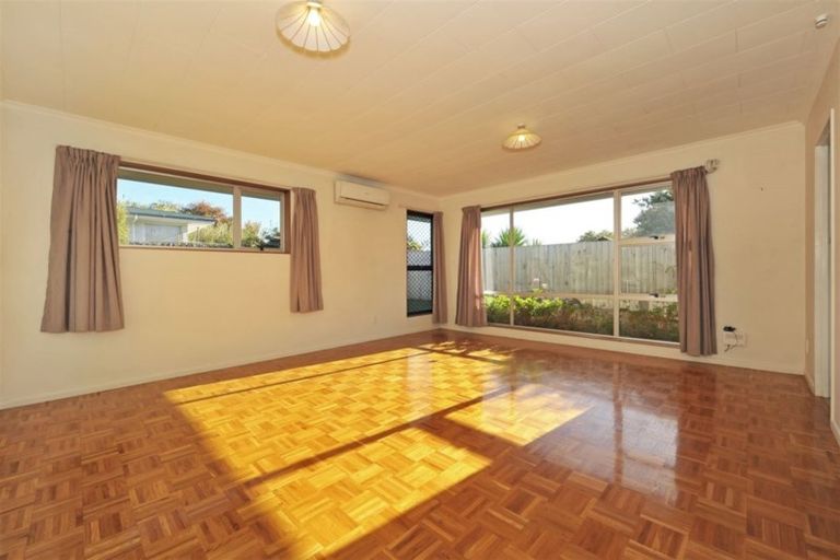 Photo of property in 2/48 Linwood Avenue, Linwood, Christchurch, 8011