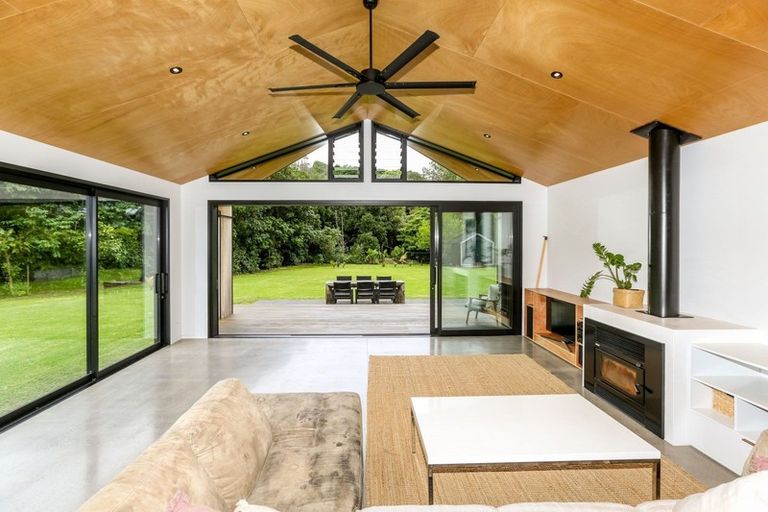 Photo of property in 23c Arden Place, Oakura, 4314