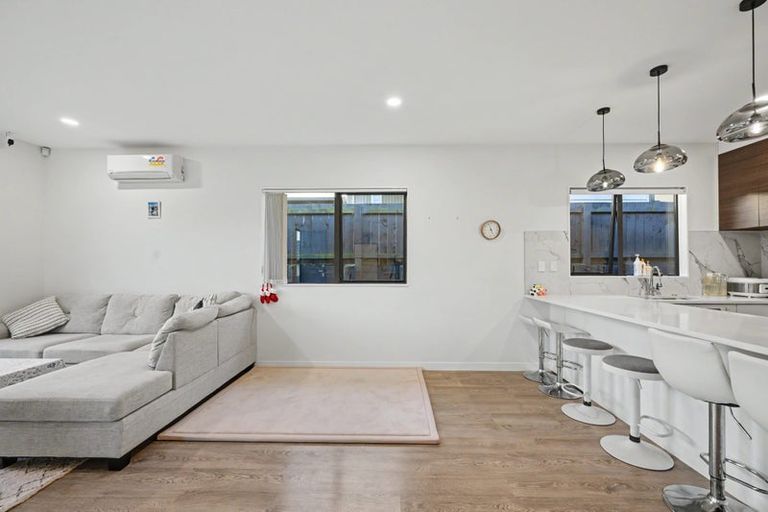 Photo of property in 113 Tiriwa Drive, Massey, Auckland, 0614
