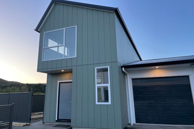 Photo of property in 24 Koreke Close, Kenepuru, Porirua, 5022