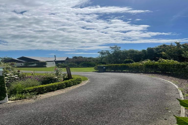 Photo of property in 52 Tarahunga Road, Levin, 5571