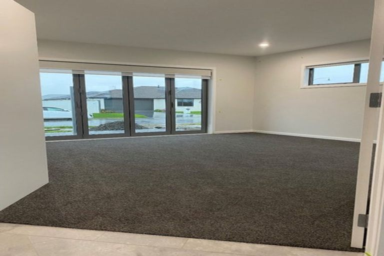 Photo of property in 1 Rangataiki Place, Awatoto, Napier, 4110
