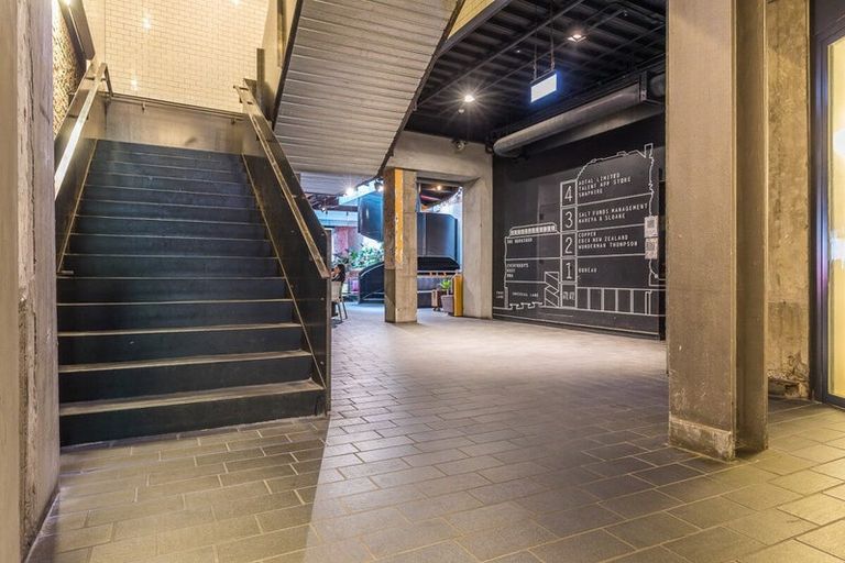 Photo of property in 44a Queen Street, Northcote Point, Auckland, 0627