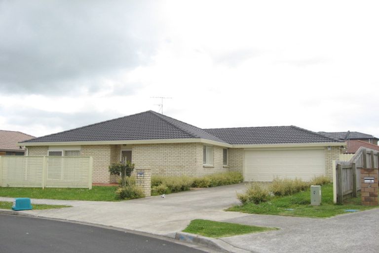 Photo of property in 32 Morewa Place, Takanini, 2112