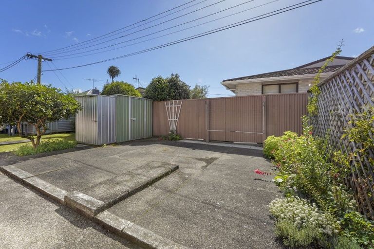 Photo of property in 2 Lane Street, Wallaceville, Upper Hutt, 5018