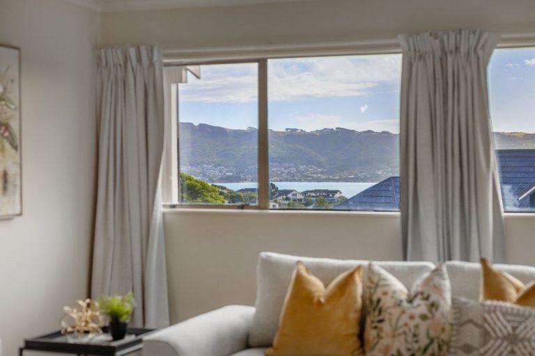 Photo of property in 30 Kinloch Place, Papakowhai, Porirua, 5024