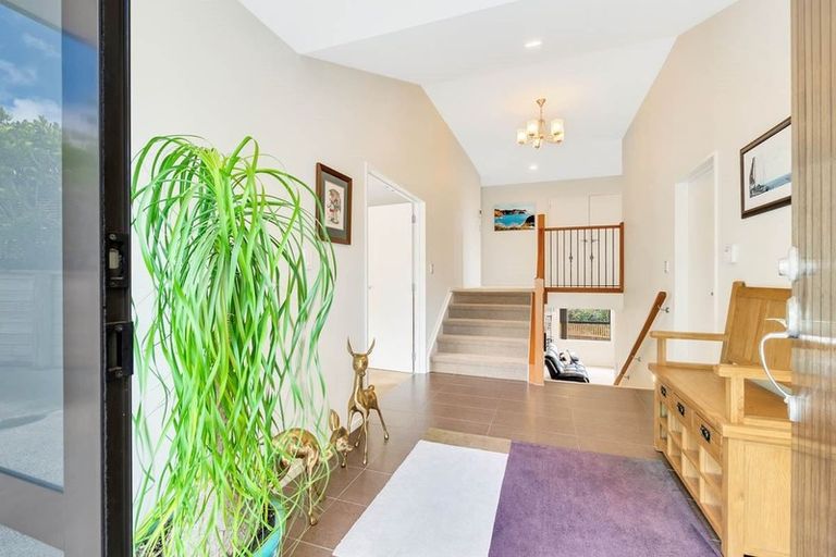 Photo of property in 15 Leafield Crescent, Henderson, Auckland, 0612