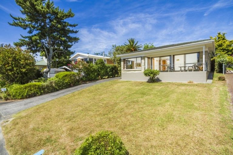 Photo of property in 746 East Coast Road, Pinehill, Auckland, 0630