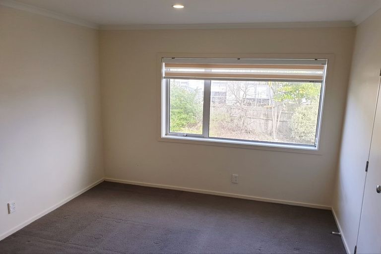 Photo of property in 1/86 Fernhill Way, Oteha, Auckland, 0632