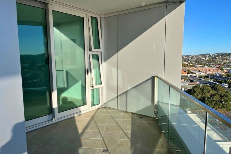 Photo of property in 803/11 Tamariki Avenue, Kelston, Auckland, 0602