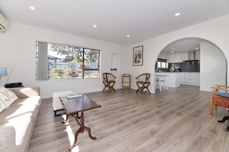 Photo of property in 2/168 Prince Regent Drive, Farm Cove, Auckland, 2012