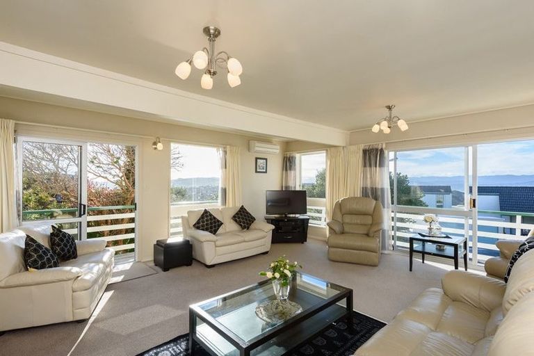 Photo of property in 15 Nagpur Terrace, Broadmeadows, Wellington, 6035