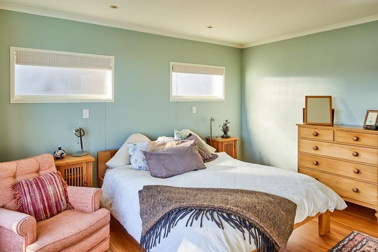 Photo of property in 7 Motukaraka Point, Pauatahanui, Porirua, 5381