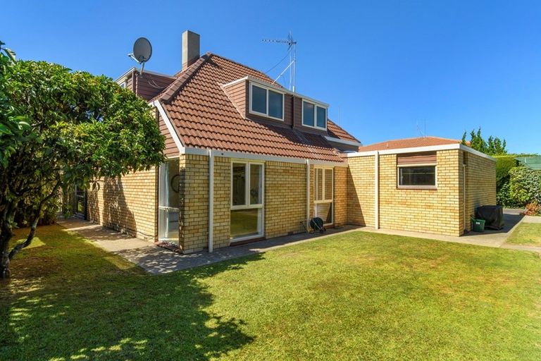 Photo of property in 122 Waratah Street, Matua, Tauranga, 3110
