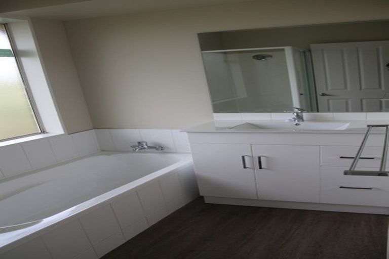 Photo of property in 27 Seascape Gardens, Bromley, Christchurch, 8062