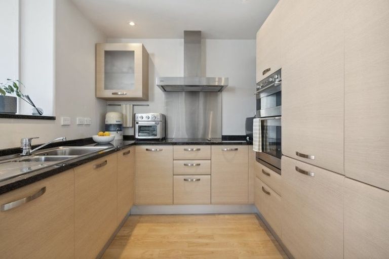 Photo of property in Shelley Bay Terraces, 9/61 Maupuia Road, Maupuia, Wellington, 6022