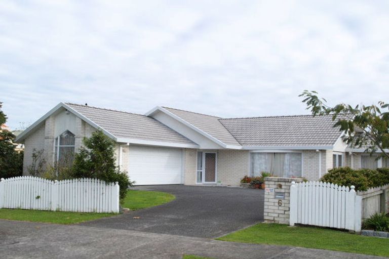 Photo of property in 6 Uldale Place, Northpark, Auckland, 2013