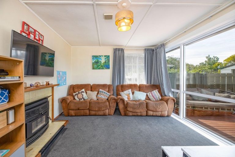 Photo of property in 6 Avro Crescent, Hornby, Christchurch, 8042