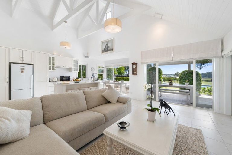 Photo of property in 287 Clifton Road, Whitford, Howick, 2571