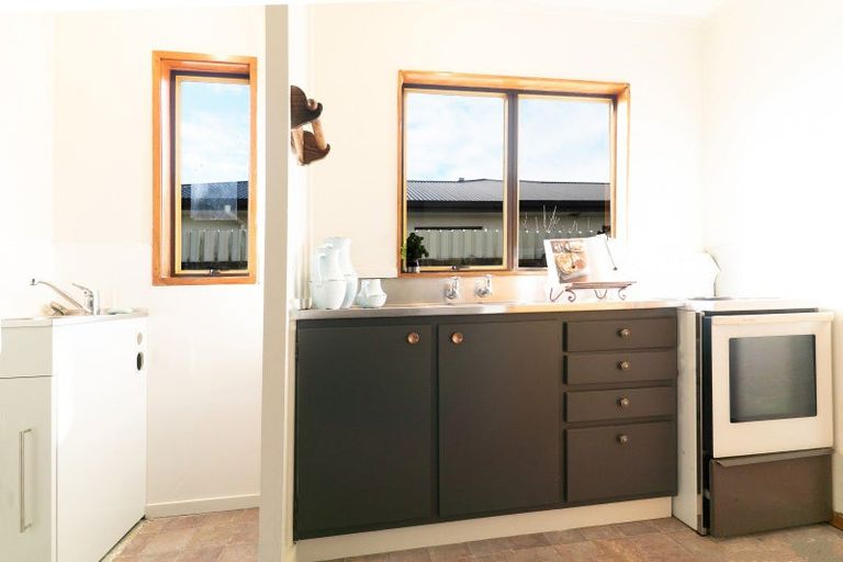 Photo of property in 8/702 Grays Road, Mahora, Hastings, 4120