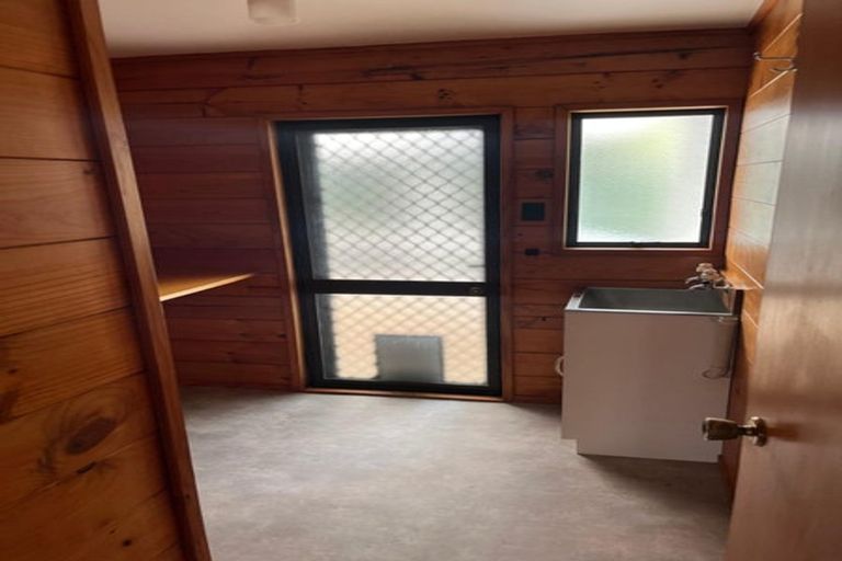 Photo of property in 3/8a Alma Street, Te Atatu South, Auckland, 0610