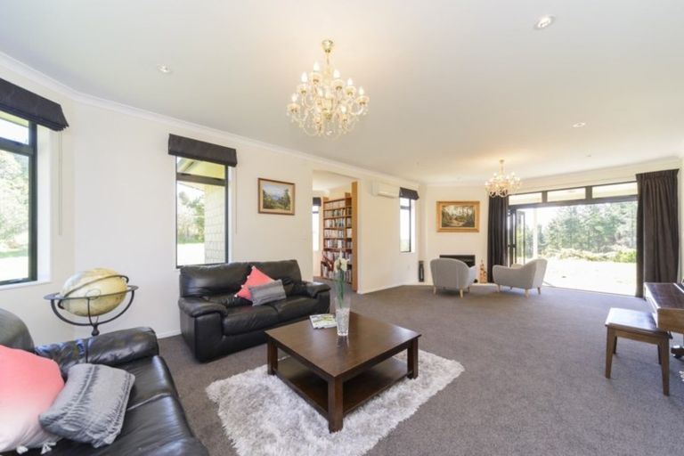 Photo of property in 302 Ngahere Park Road, Turitea, Palmerston North, 4472