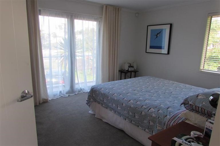 Photo of property in 358 Upper Harbour Drive, Greenhithe, Auckland, 0632