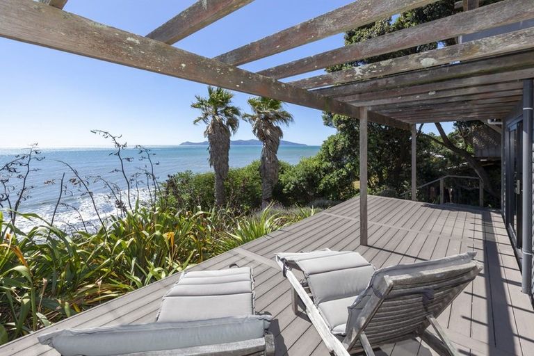 Photo of property in 84 Ames Street, Paekakariki, 5034