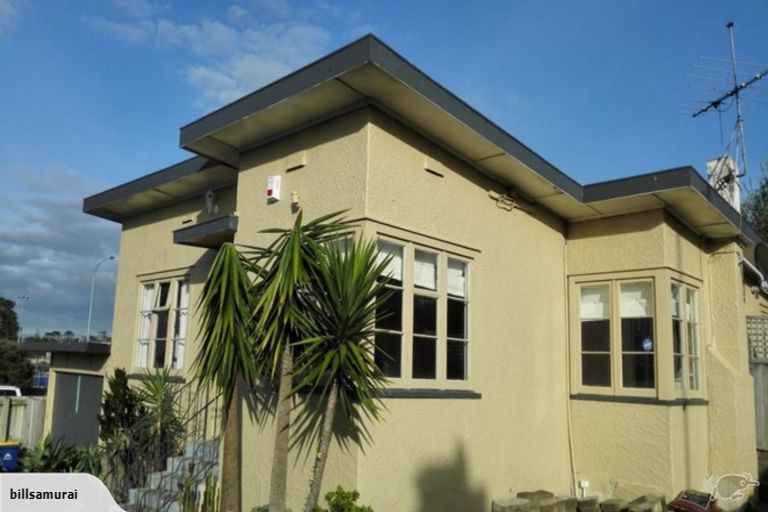 Photo of property in 1/4 Forrest Hill Road, Forrest Hill, Auckland, 0620