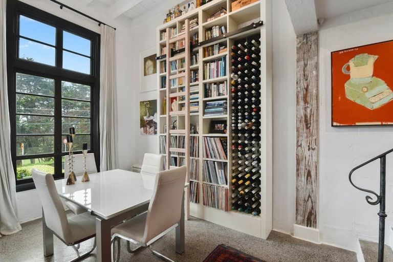 Photo of property in 1/25a Lake Road, Devonport, Auckland, 0624