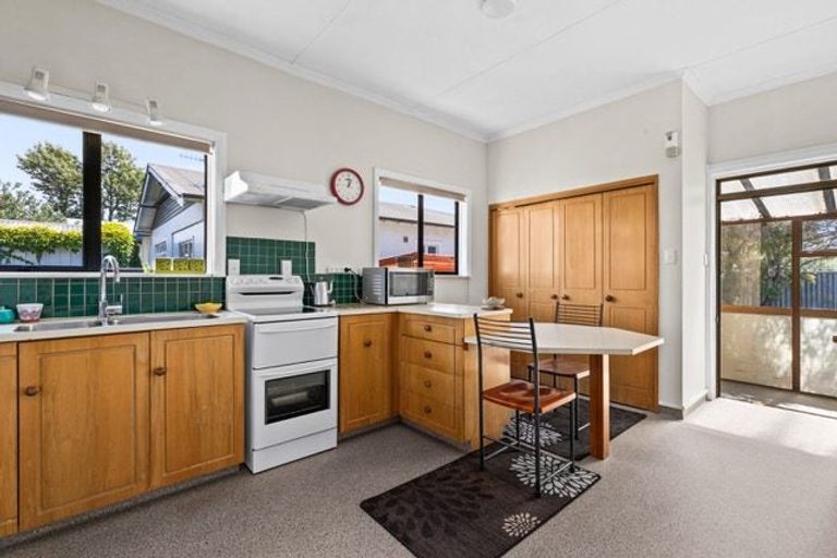 Photo of property in 13 Ellison Street, Napier South, Napier, 4110