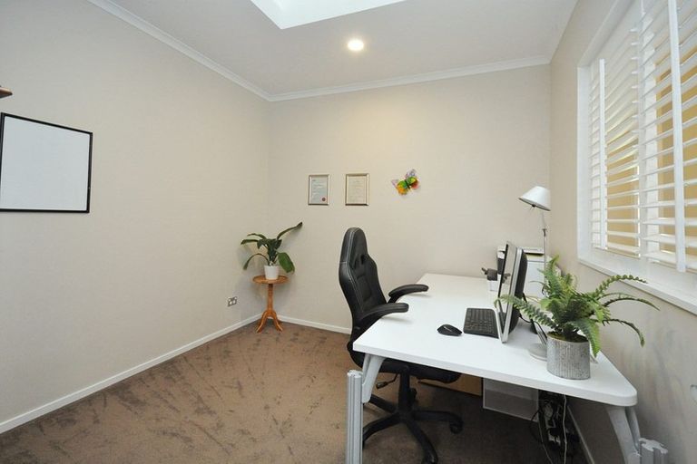 Photo of property in 11 Paso Fino Crescent, Karaka, Papakura, 2113