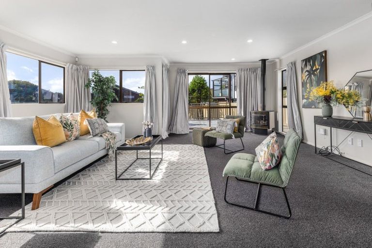 Photo of property in 30 Kinloch Place, Papakowhai, Porirua, 5024