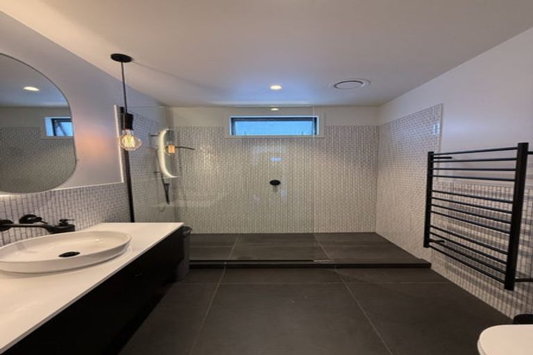 Photo of property in 31 Oakpark Place, West Harbour, Auckland, 0618