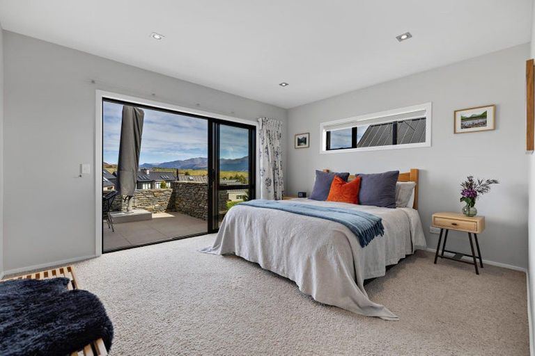 Photo of property in 4 Kinross Lane, Jacks Point, Queenstown, 9371