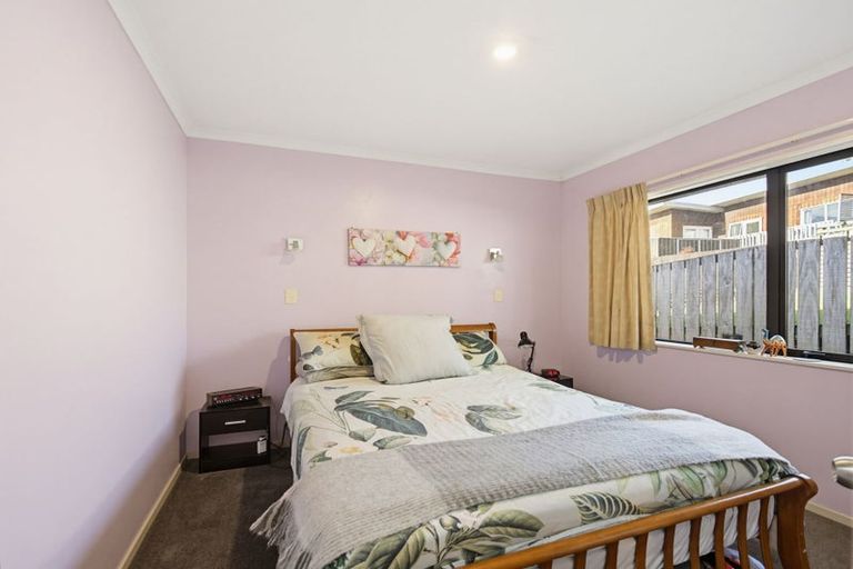 Photo of property in 40 Te Kauri Place, Helensville, 0800