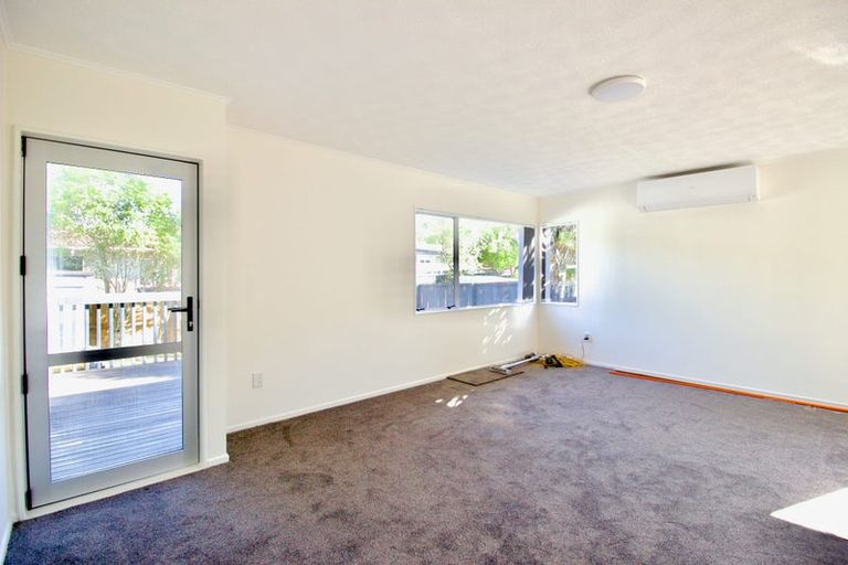 Photo of property in 1/64 Borich Road, Sunnyvale, Auckland, 0612