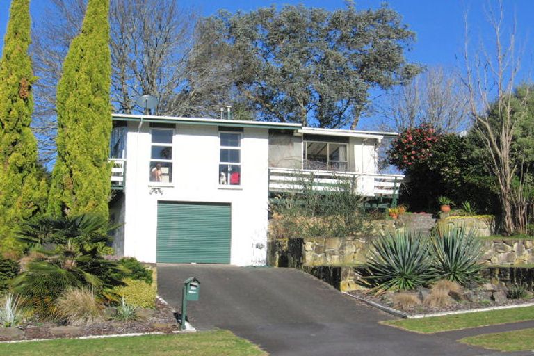 Photo of property in 64 Glen Lynne Avenue, Queenwood, Hamilton, 3210