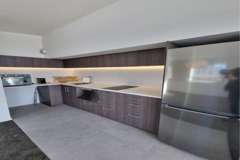 Photo of property in 1/105 Onewa Road, Northcote, Auckland, 0627