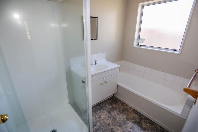 Photo of property in 190a Wainoni Road, Avondale, Christchurch, 8061