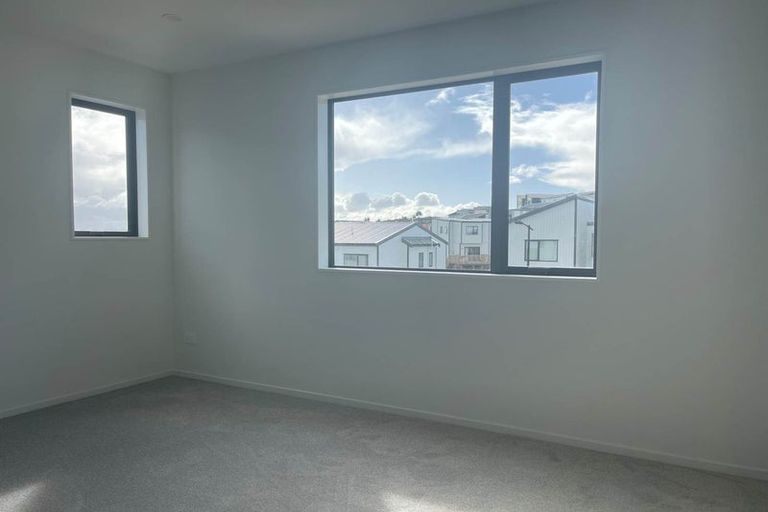 Photo of property in 36b Crestview Rise, Papakura, 2110