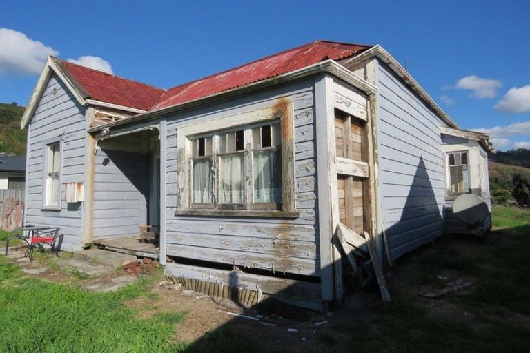 Photo of property in 3 Herald Street, Reefton, 7830