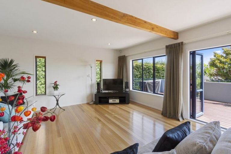 Photo of property in 4 Cove Lane, Mount Wellington, Auckland, 1060