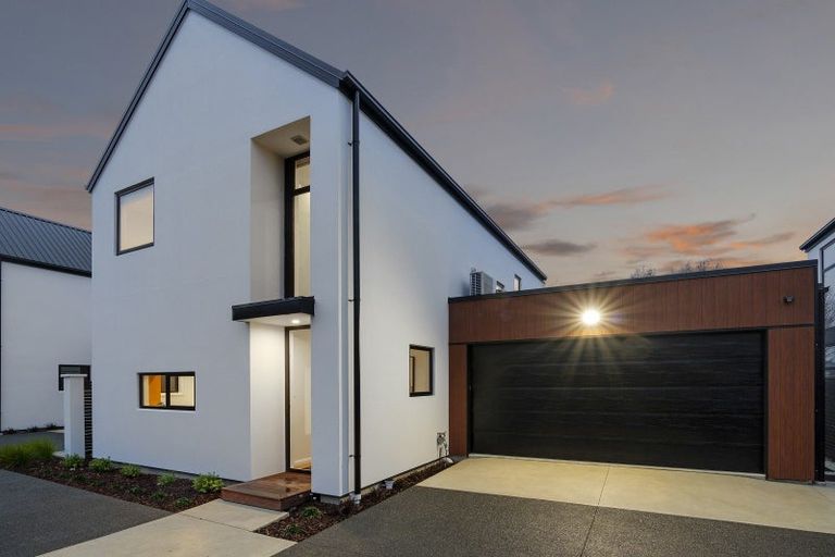 Photo of property in 15 Pembrook Close, Rangiora, 7400