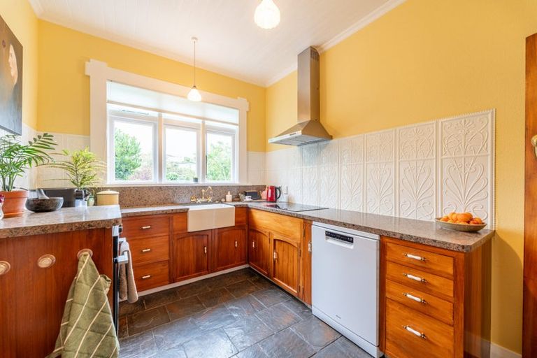 Photo of property in 18 Ure Street, South Hill, Oamaru, 9400