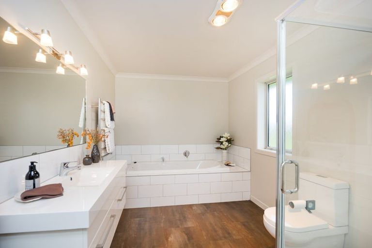Photo of property in 75 Reid Line West, Feilding, 4777