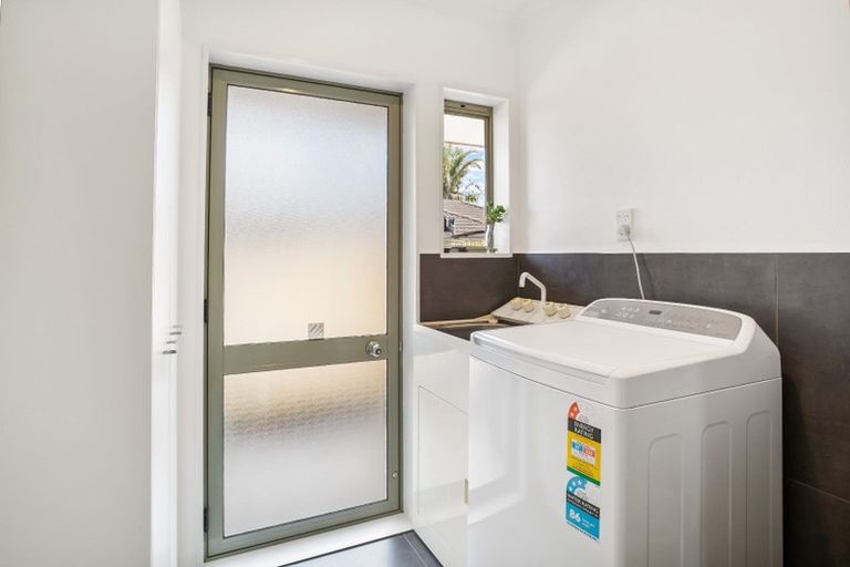 Photo of property in 109 Rushgreen Avenue, Pahurehure, Papakura, 2113