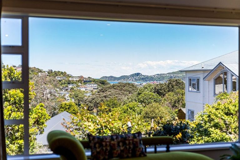 Photo of property in 33a Nevay Road, Miramar, Wellington, 6022