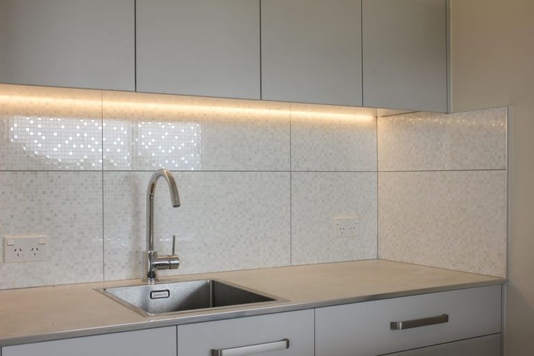 Photo of property in 53 Wade River Road, Stanmore Bay, Whangaparaoa, 0932